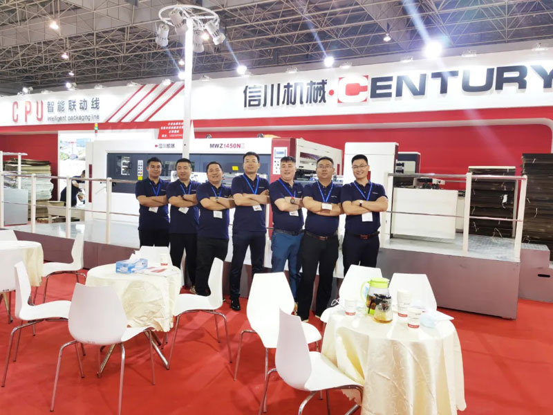 展會(huì)進(jìn)行時(shí)|直擊精彩瞬間，信川機(jī)械展臺(tái)熱潮連連