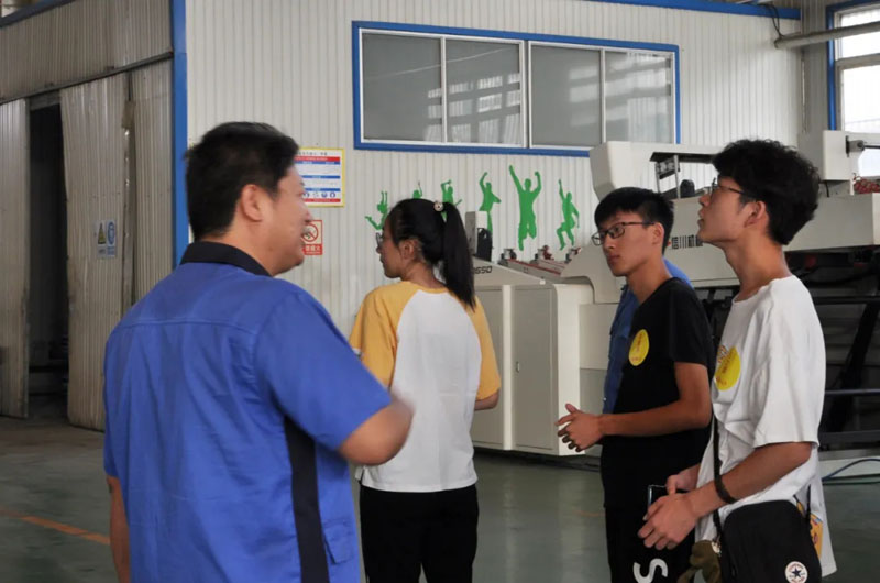 熱烈祝賀信川機械職工子弟金榜題名！