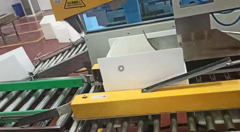 公司最新設計的蜂窩板箱自動線成功通過測試!